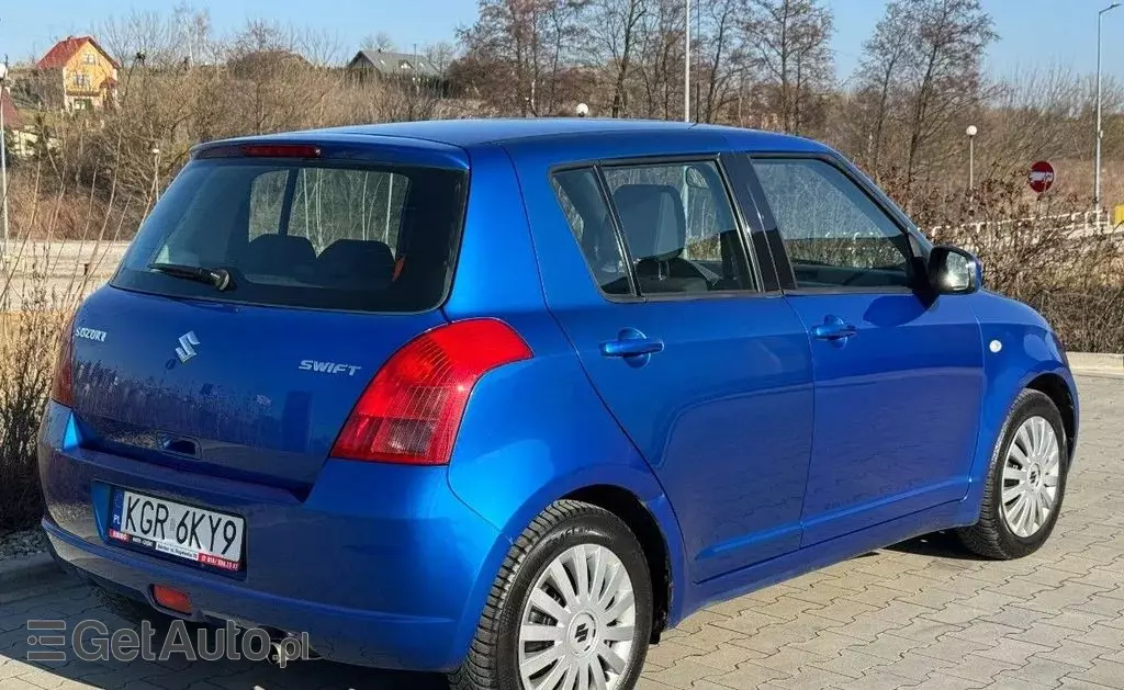SUZUKI Swift 