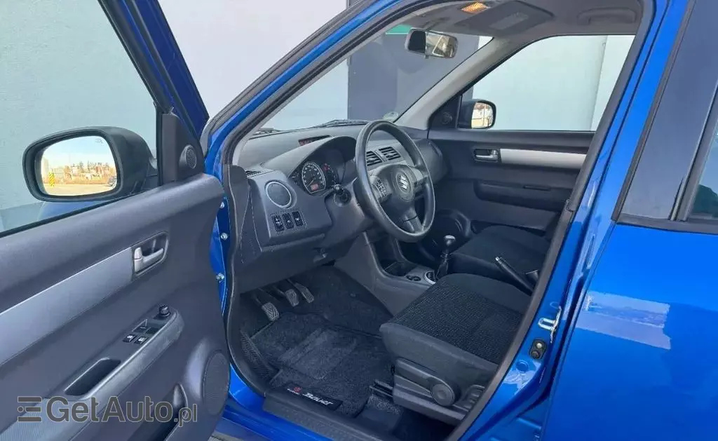 SUZUKI Swift 
