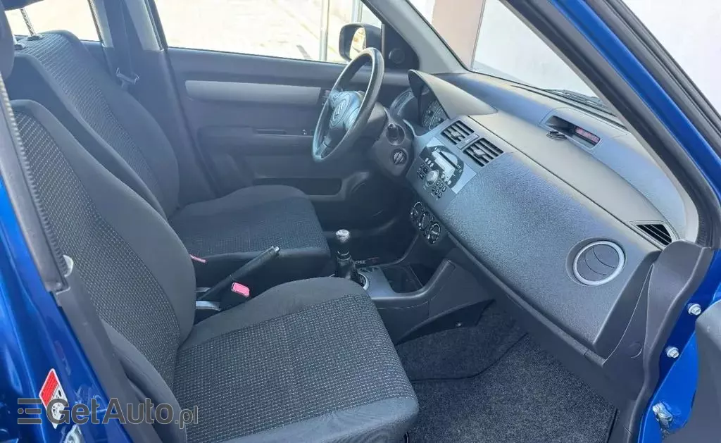 SUZUKI Swift 