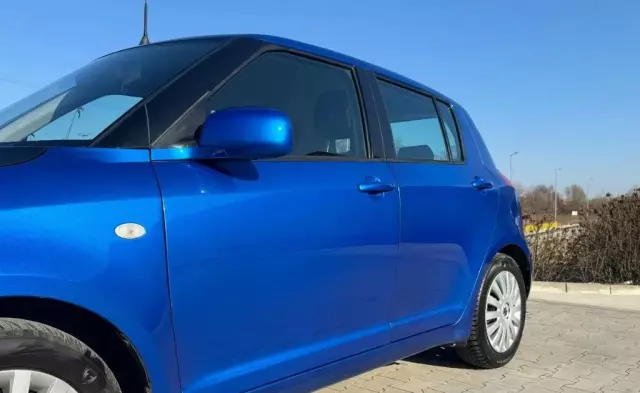SUZUKI Swift 