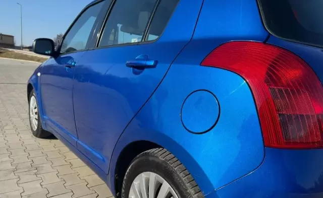 SUZUKI Swift 