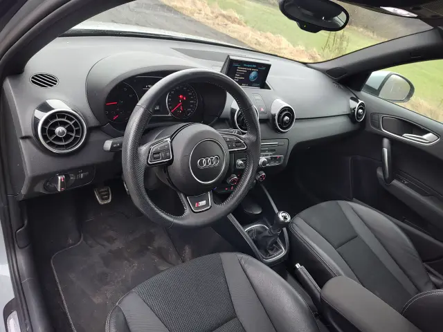 AUDI A1 Sportback  S line