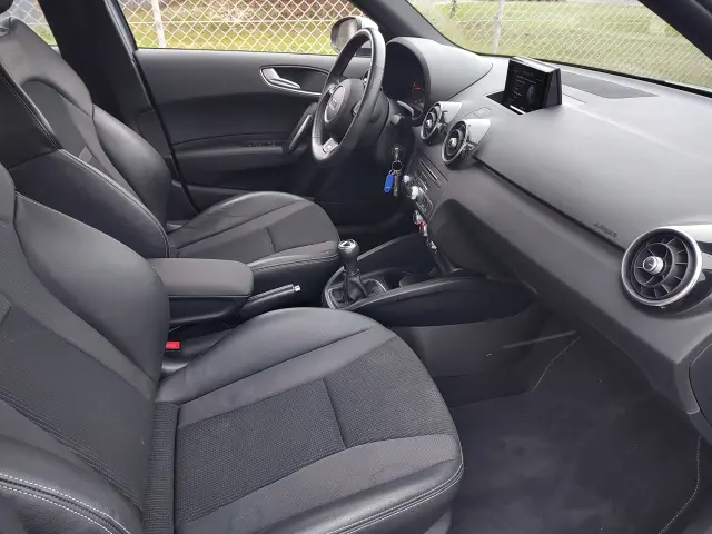 AUDI A1 Sportback  S line