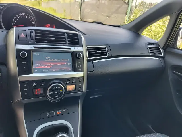 TOYOTA Verso Prestige