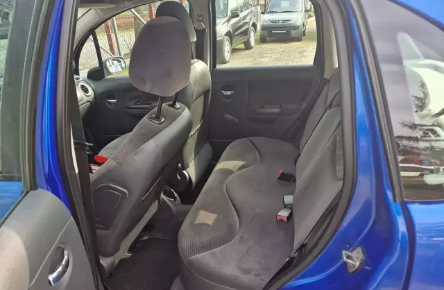 CITROEN C3 1.1i (60 KM)