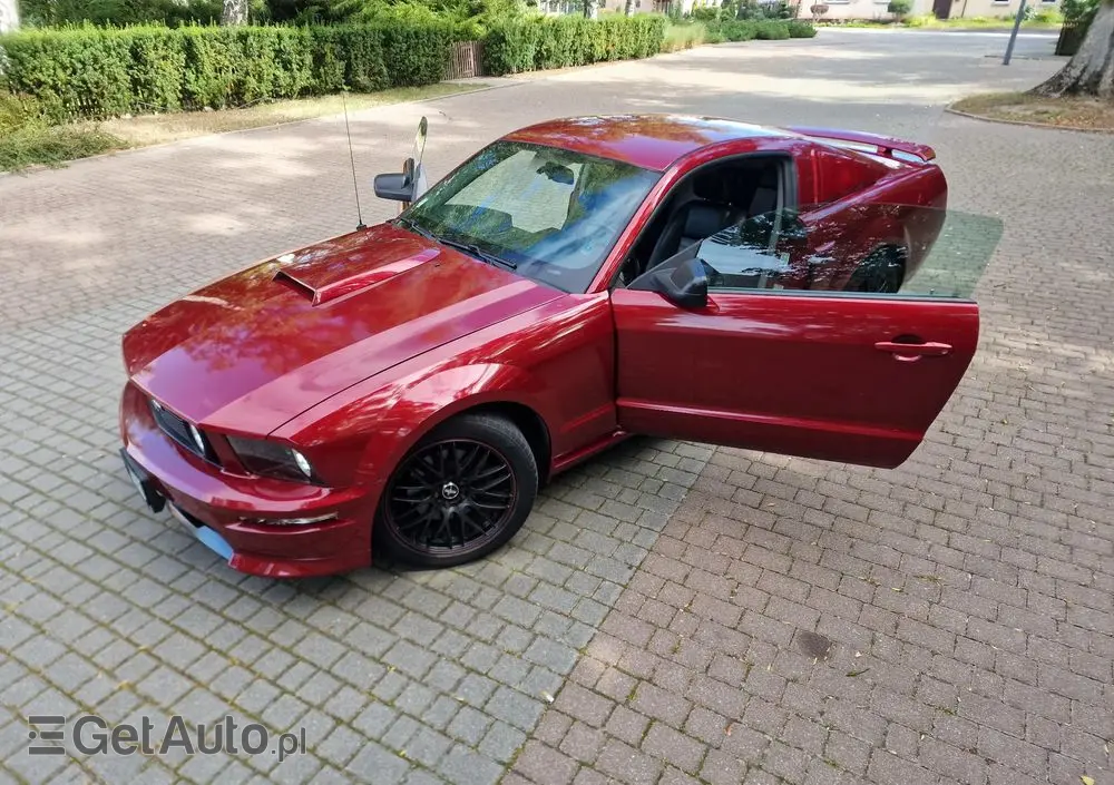 FORD Mustang 