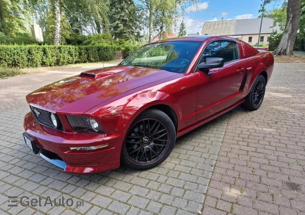 FORD Mustang 