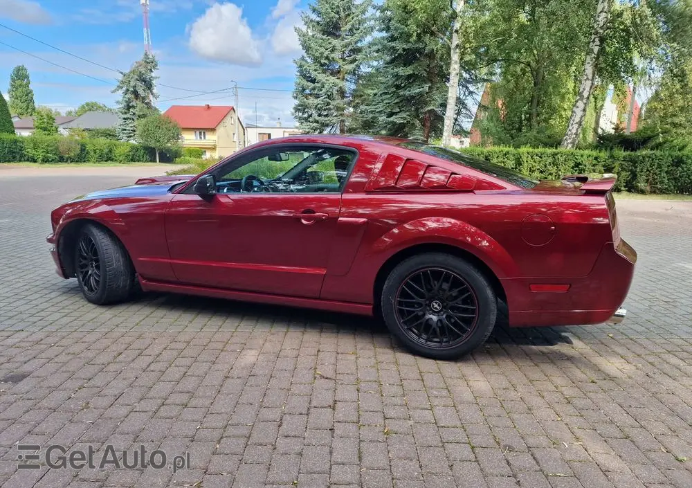 FORD Mustang 