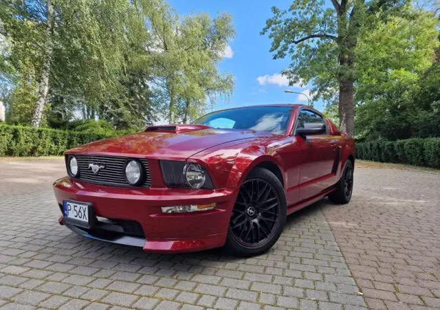 FORD Mustang 