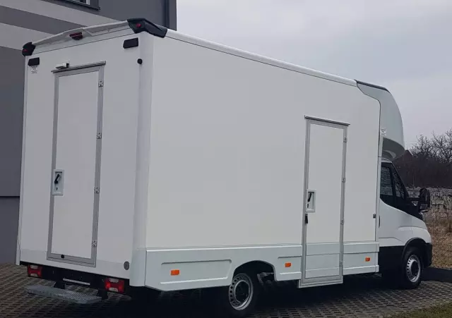 IVECO DAILY KONTENER NISKOPODŁOGOWY 4,43x2,23x2,42 SKLEP BAR FOODTRUCK KAMPER KLIMA 