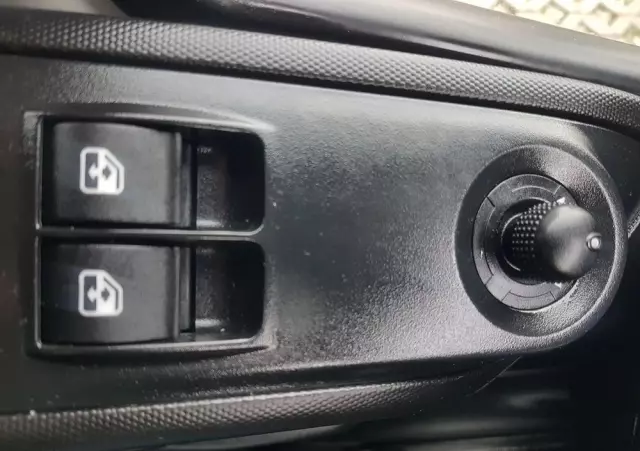 IVECO DAILY KONTENER NISKOPODŁOGOWY 4,43x2,23x2,42 SKLEP BAR FOODTRUCK KAMPER KLIMA 