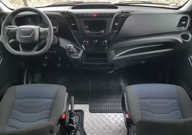 IVECO DAILY KONTENER NISKOPODŁOGOWY 4,43x2,23x2,42 SKLEP BAR FOODTRUCK KAMPER KLIMA 