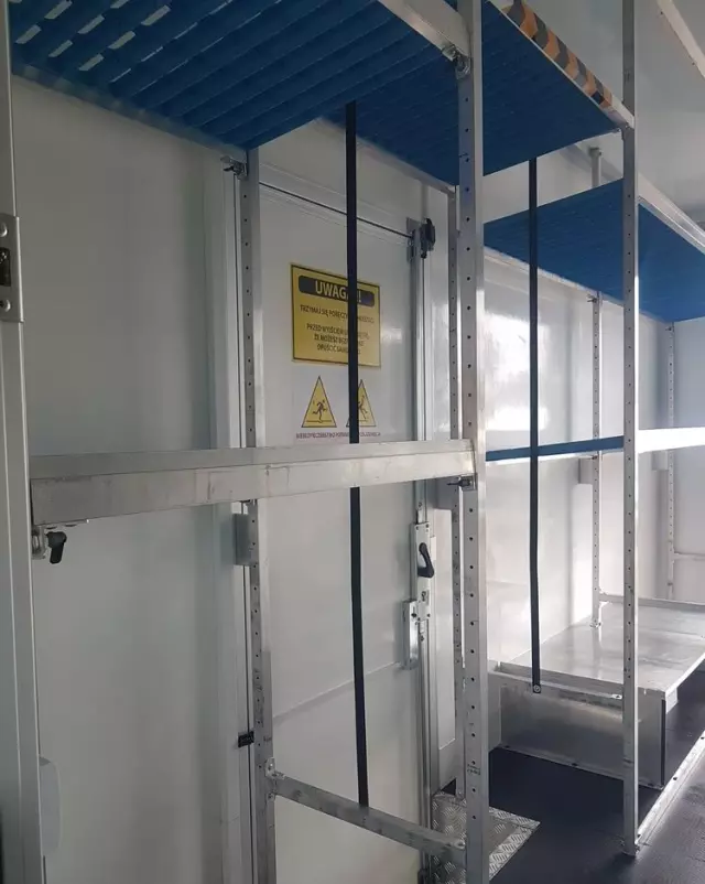 IVECO DAILY KONTENER NISKOPODŁOGOWY 4,43x2,23x2,42 SKLEP BAR FOODTRUCK KAMPER KLIMA 