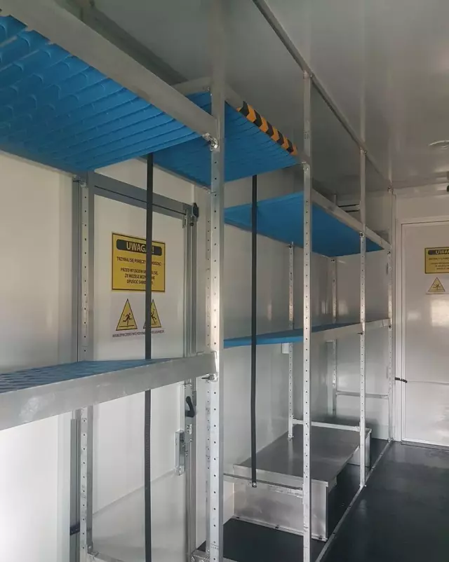 IVECO DAILY KONTENER NISKOPODŁOGOWY 4,43x2,23x2,42 SKLEP BAR FOODTRUCK KAMPER KLIMA 