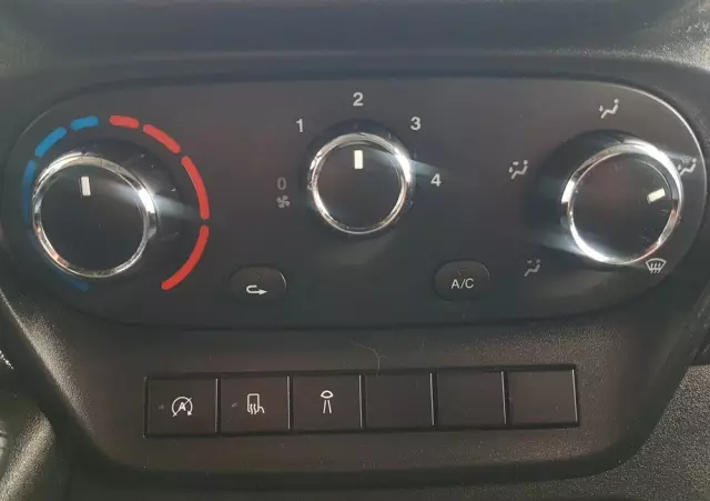 IVECO DAILY KONTENER NISKOPODŁOGOWY 4,43x2,23x2,42 SKLEP BAR FOODTRUCK KAMPER KLIMA 