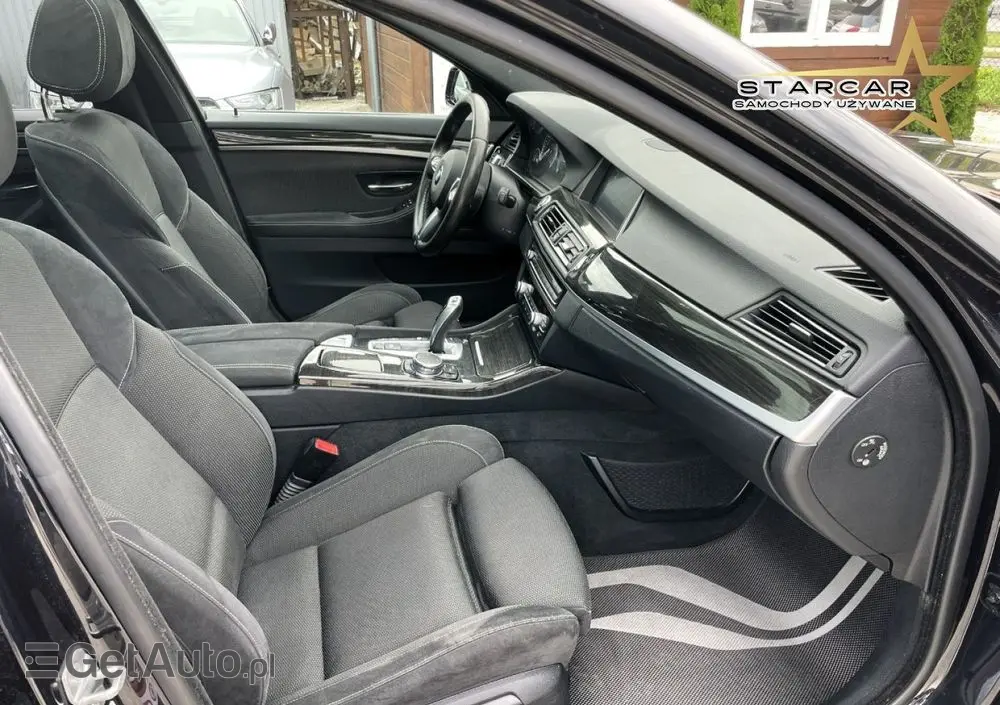 BMW Seria 5 525d xDrive Touring Sport-Aut