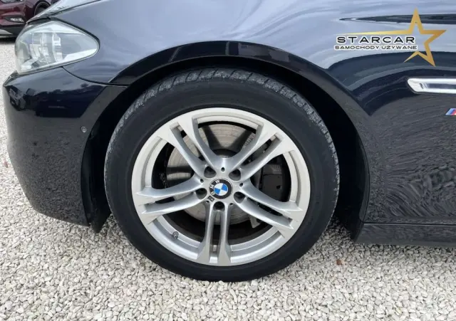 BMW Seria 5 525d xDrive Touring Sport-Aut