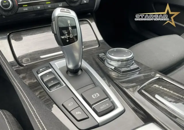 BMW Seria 5 525d xDrive Touring Sport-Aut