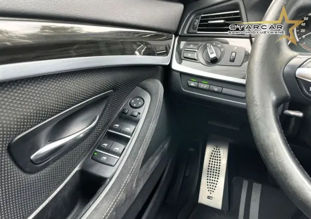 BMW Seria 5 525d xDrive Touring Sport-Aut