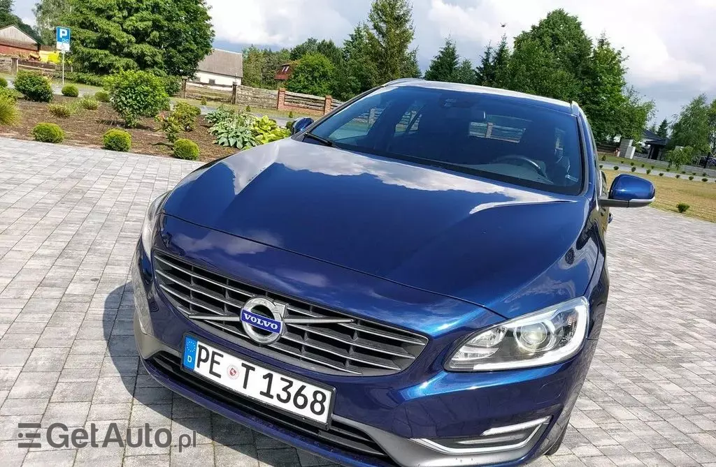 VOLVO V60 