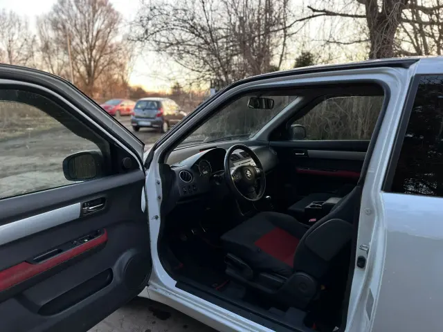 SUZUKI Swift 