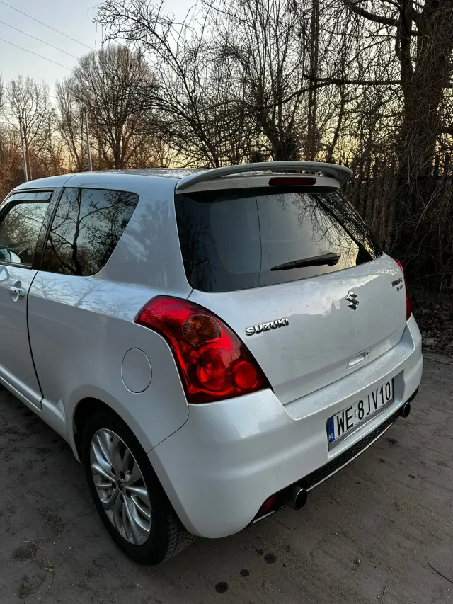 SUZUKI Swift 