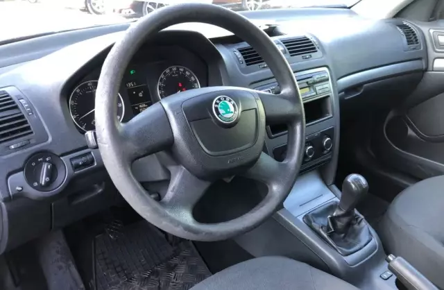SKODA Octavia 