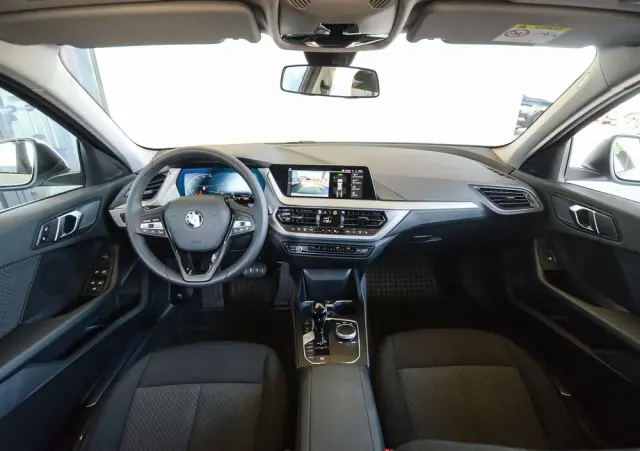 BMW Seria 1 118i Advantage