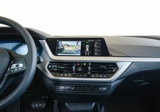 BMW Seria 1 118i Advantage