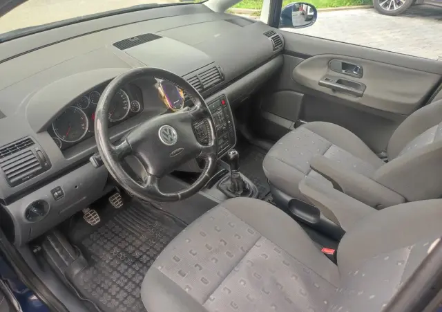 VOLKSWAGEN Sharan 