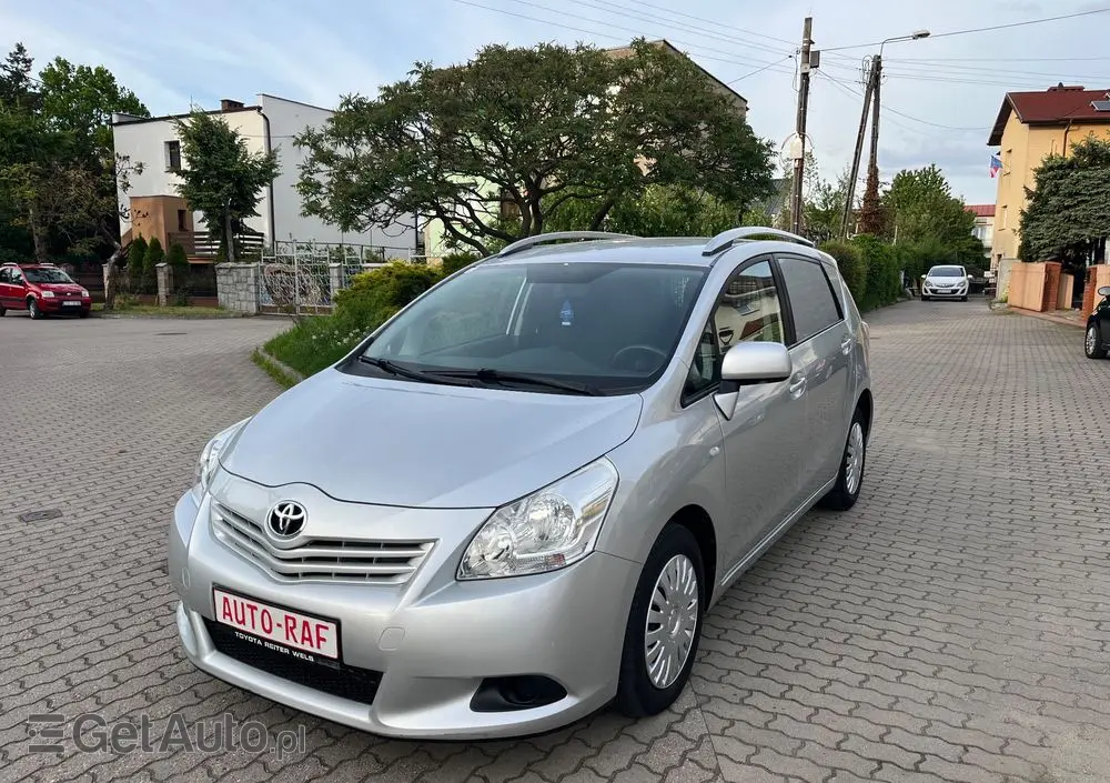TOYOTA Verso 