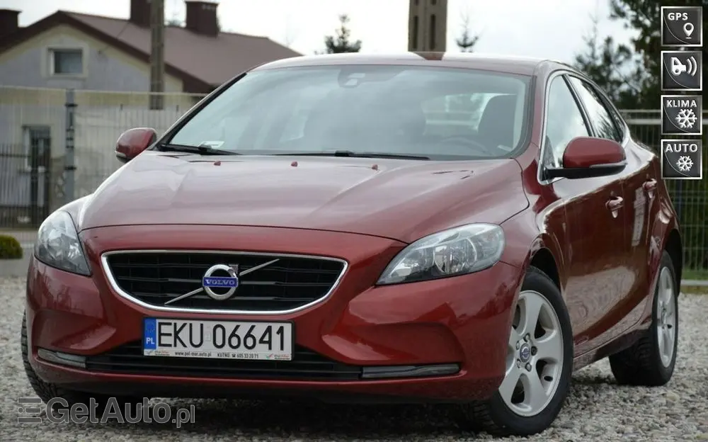 VOLVO V40 