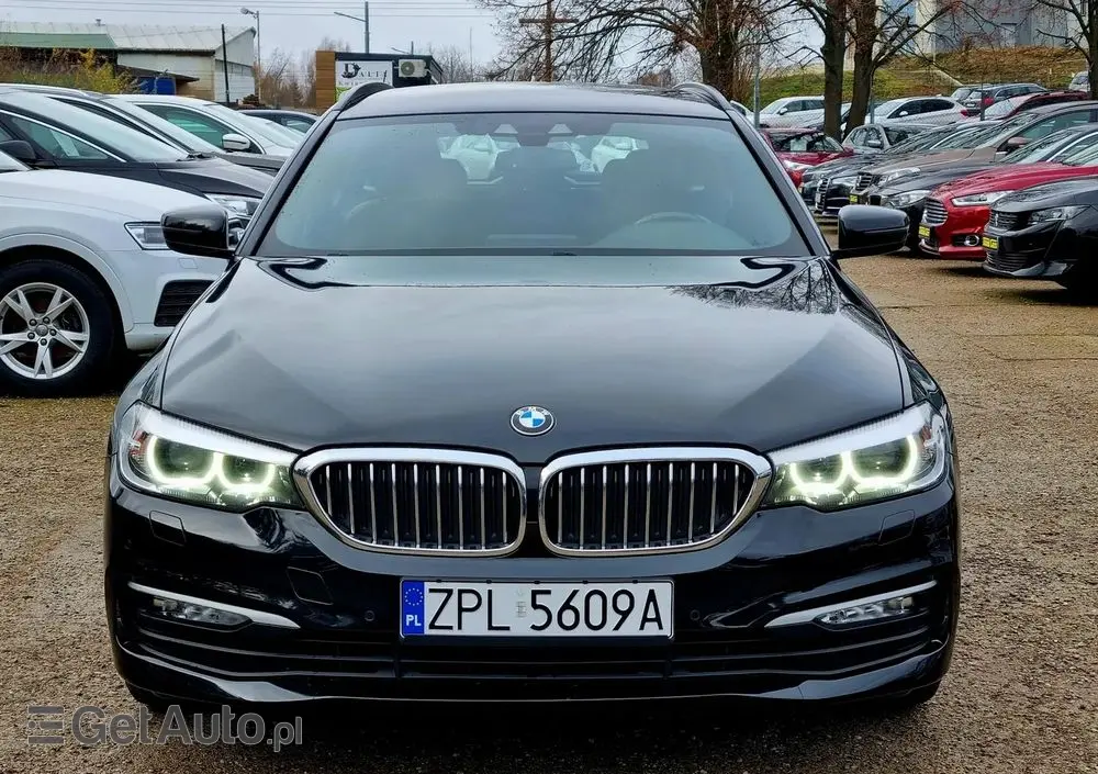 BMW Seria 5 520i Sport Line
