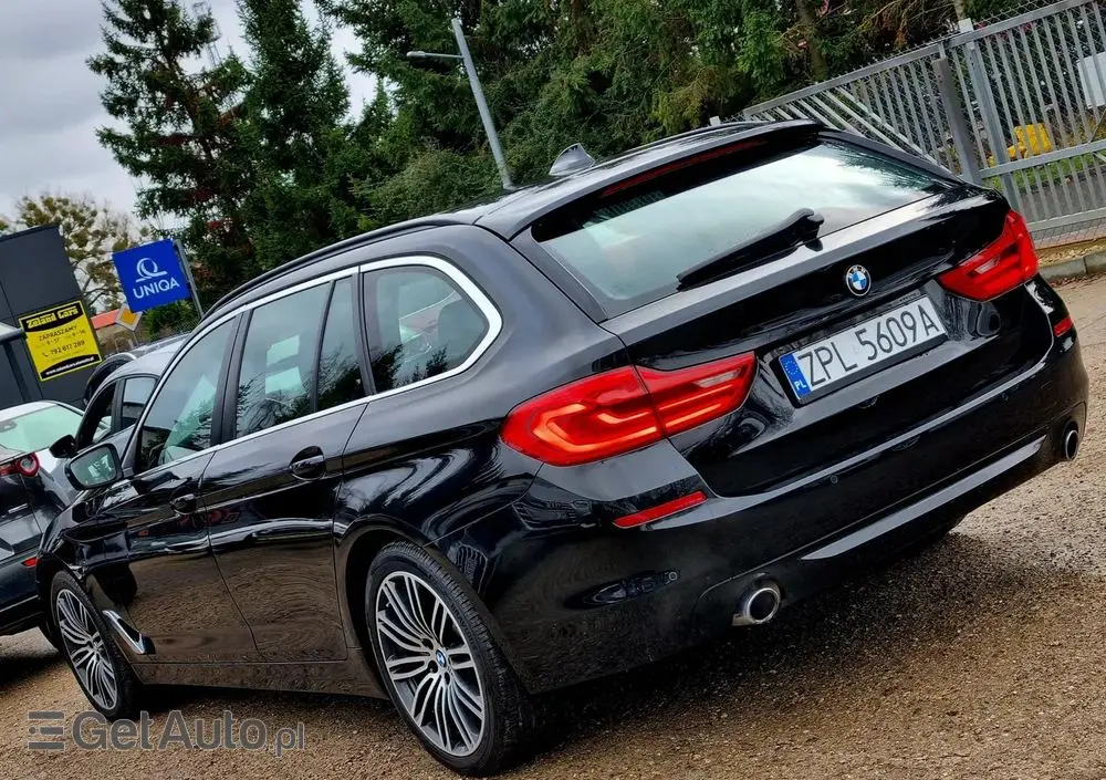 BMW Seria 5 520i Sport Line
