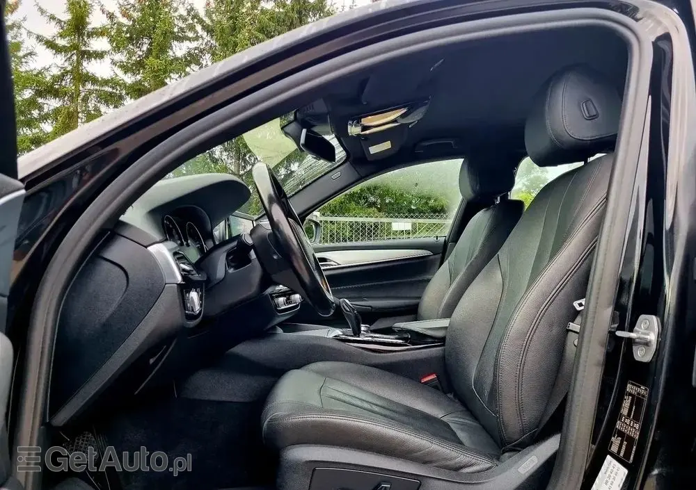 BMW Seria 5 520i Sport Line