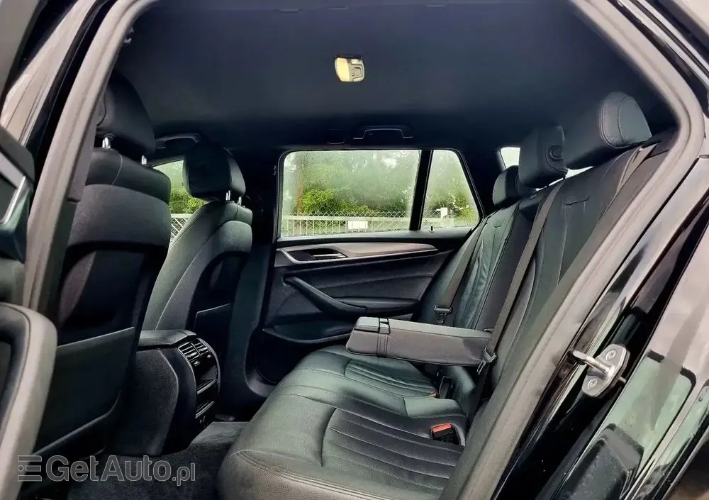 BMW Seria 5 520i Sport Line