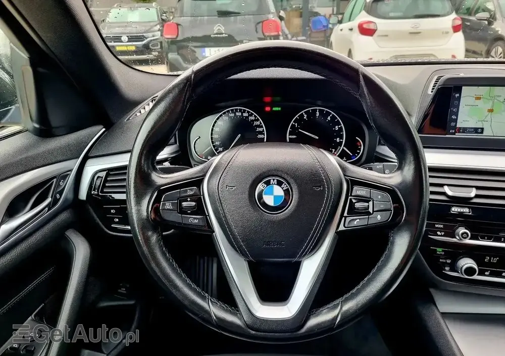 BMW Seria 5 520i Sport Line