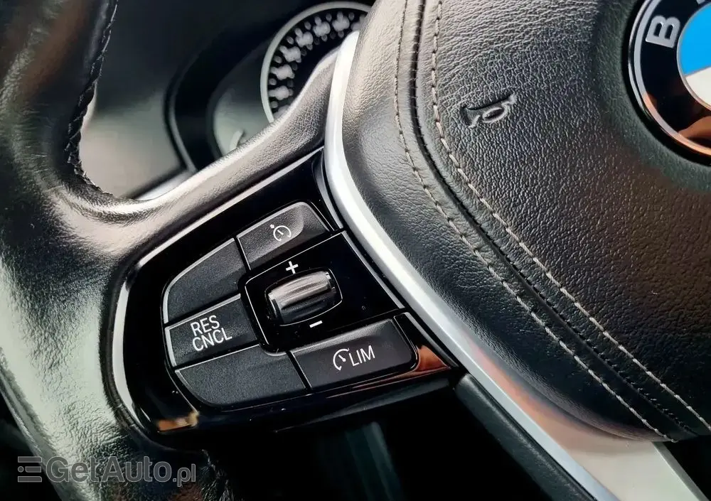 BMW Seria 5 520i Sport Line