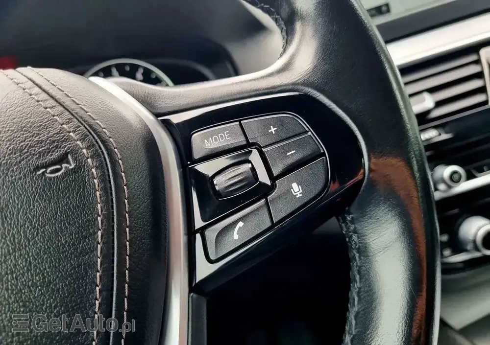 BMW Seria 5 520i Sport Line