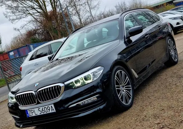 BMW Seria 5 520i Sport Line