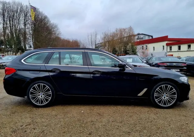 BMW Seria 5 520i Sport Line