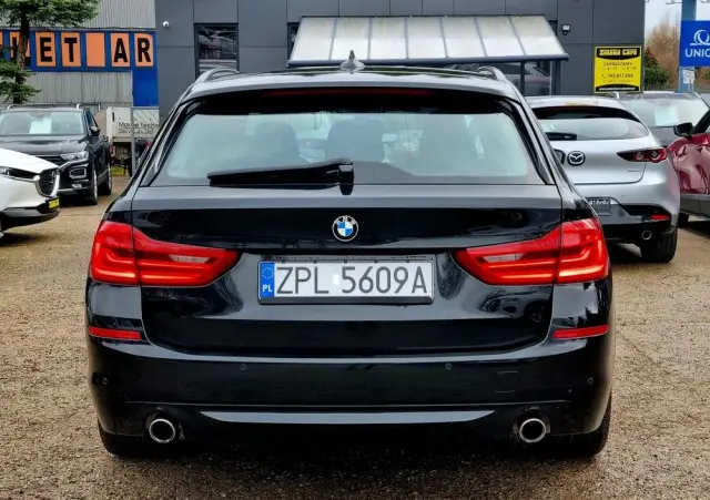 BMW Seria 5 520i Sport Line