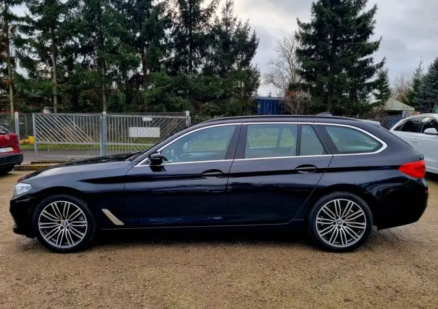 BMW Seria 5 520i Sport Line