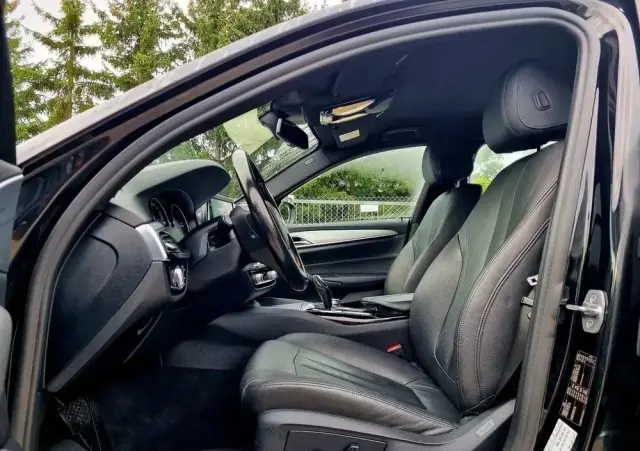 BMW Seria 5 520i Sport Line