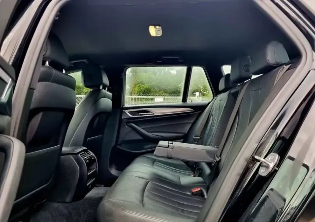 BMW Seria 5 520i Sport Line