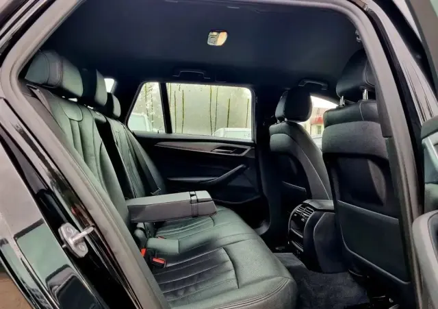 BMW Seria 5 520i Sport Line