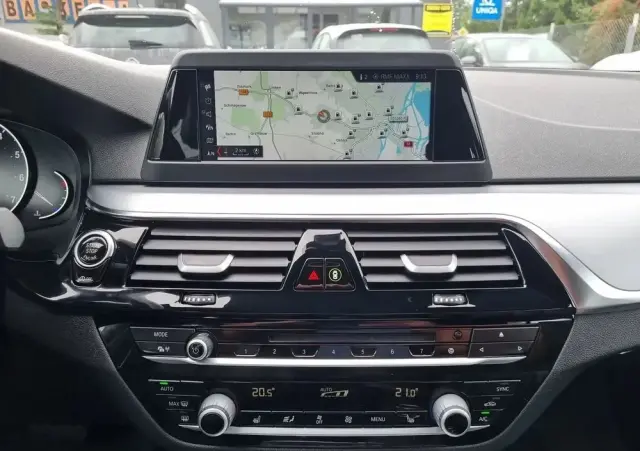 BMW Seria 5 520i Sport Line