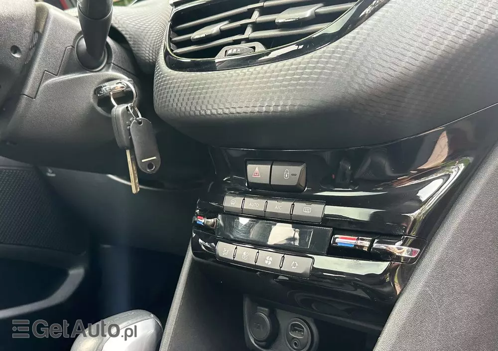 PEUGEOT 2008 1.2 Pure Tech Active S&S