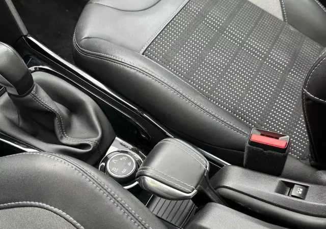 PEUGEOT 2008 1.2 Pure Tech Active S&S