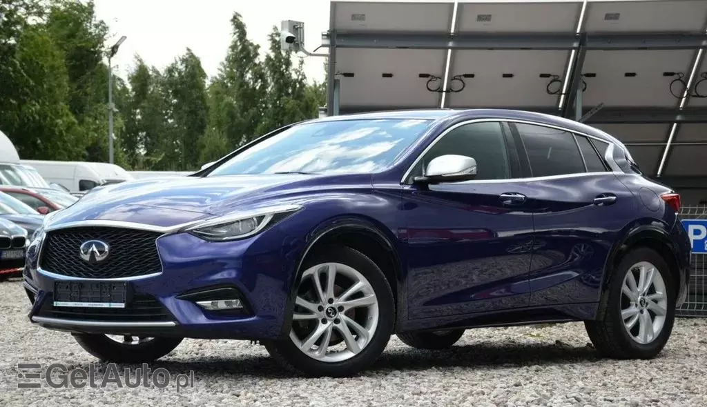 INFINITI Q30 
